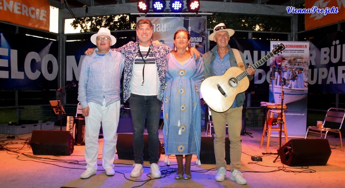 Kulturheuriger mit Sirtaki Schrammeln & Charlotte Ludwig