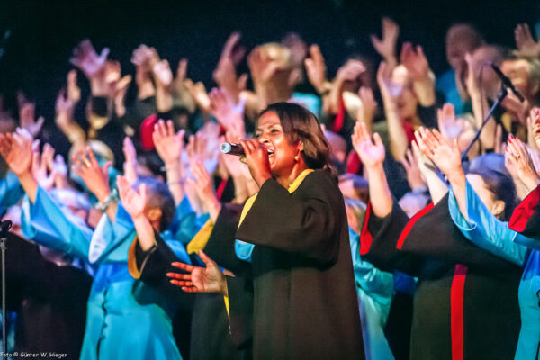 LONGFIELD GOSPEL CHOIR